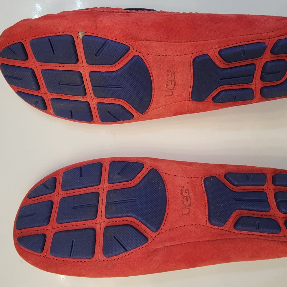 UGG Red Leather Moccasin with Cream Sheepskin Lining - Picture 3 of 4